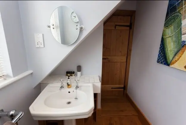 Standard Tek Büyük Yataklı Oda, Banyolu/Duşlu, Bahçe Manzaralı (First Floor)