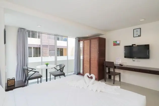 Deluxe king room with balcony
