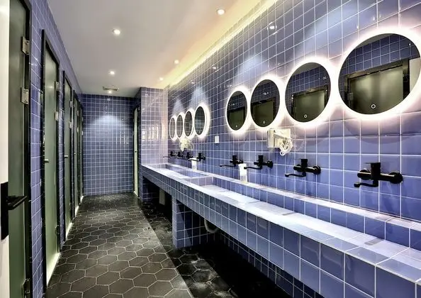 Ortak Ranzalı Oda, Sadece erkekler için, Ortak Banyo