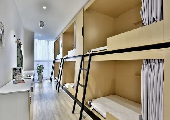 Ortak Ranzalı Oda, Sadece kadınlar için, Ortak Banyo