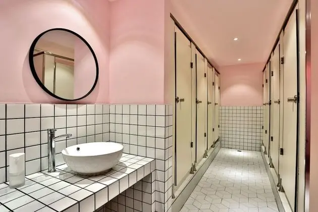 Ortak Ranzalı Oda, Sadece kadınlar için, Ortak Banyo