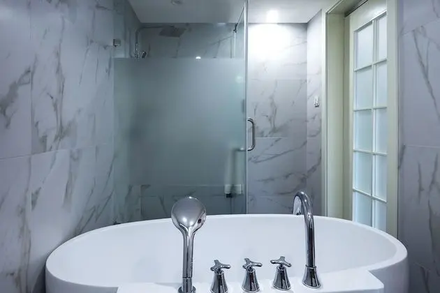 Tek Büyük Yataklı Oda, Balkon