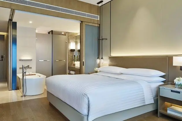 Club Oda, 1 En Büyük (King) Boy Yatak, Nehir Manzaralı