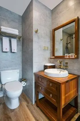 Standard Tek Büyük Yataklı Oda