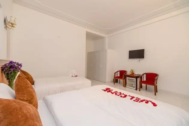 Deluxe Üç Kişilik Oda, Havuz Manzaralı