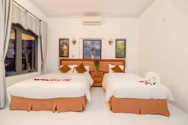 Deluxe Üç Kişilik Oda, Havuz Manzaralı