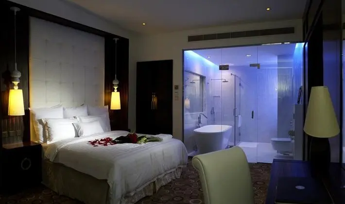 Suit Deluxe Two Beds