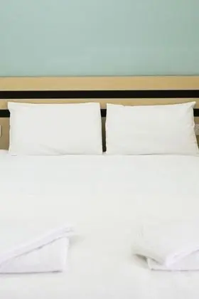 Çatı Katı Standart Oda, Havuz veya Bahçe Manzaralı, Balkonlu