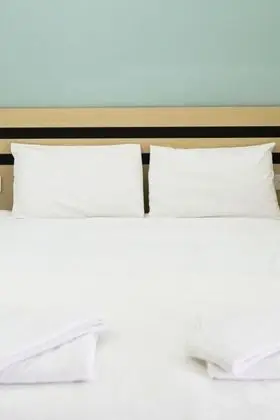 Çatı Katı Standart Oda, Havuz veya Bahçe Manzaralı, Balkonlu