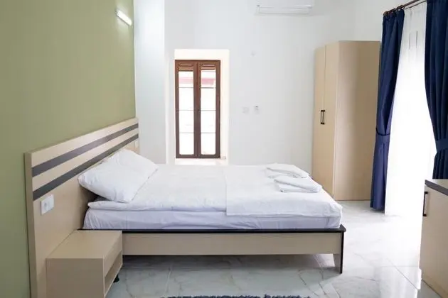 Standart Üç Kişilik Oda, Havuz veya Bahçe Manzaralı, Balkonlu