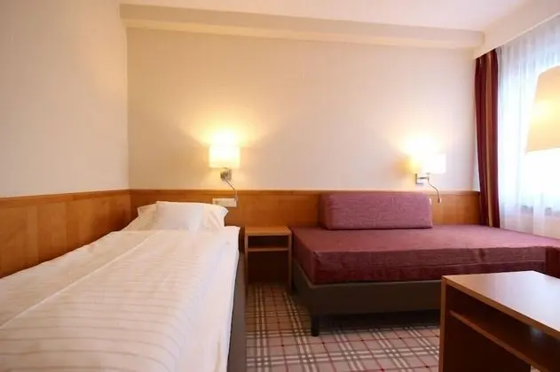 Tek Büyük veya İki Ayrı Yataklı Oda