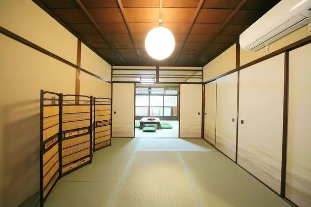 Ev (Private Vacation)