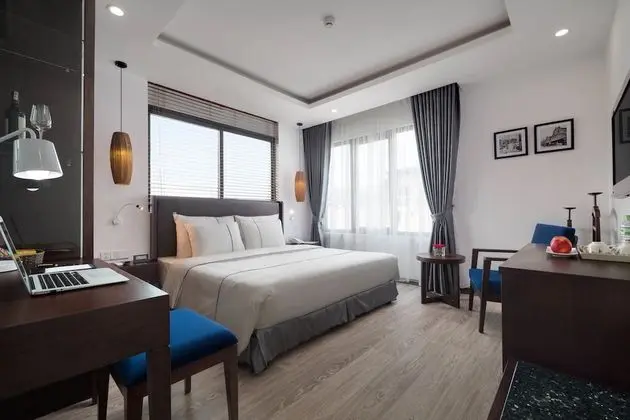 Premier Oda, 1 En Büyük (King) Boy Yatak, Sigara İçilmez, Şehir Manzaralı