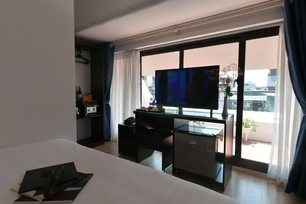 Deluxe Tek Büyük Yataklı Oda, Balkon, Şehir Manzaralı