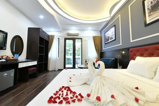 Junior Tek Büyük Yataklı Oda, 1 En Büyük (King) Boy Yatak, Balkon, Şehir Manzaralı