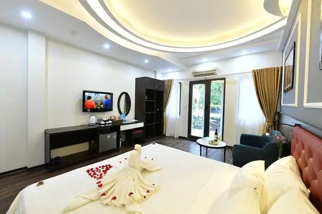 Junior Tek Büyük Yataklı Oda, 1 En Büyük (King) Boy Yatak, Balkon, Şehir Manzaralı