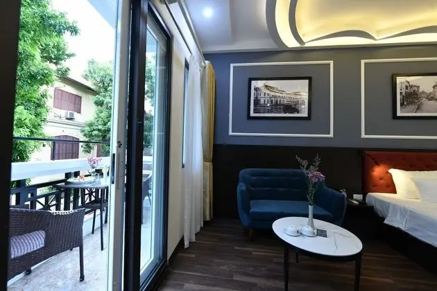 Junior Tek Büyük Yataklı Oda, 1 En Büyük (King) Boy Yatak, Balkon, Şehir Manzaralı