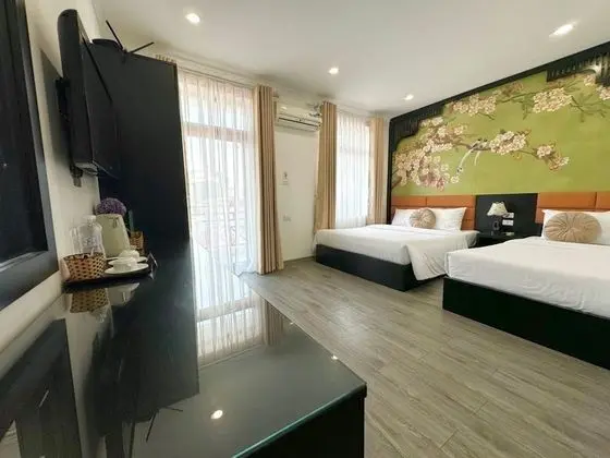 Üç Kişilik Oda, Balkon, Şehir Manzaralı