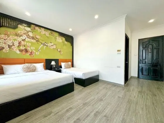 Üç Kişilik Oda, Balkon, Şehir Manzaralı