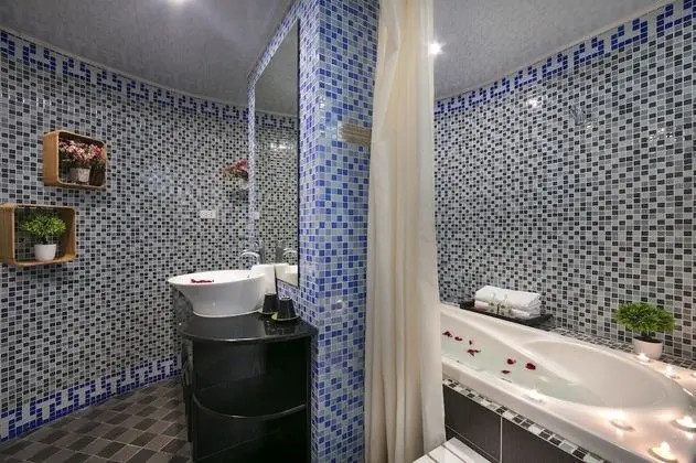 Üç Kişilik Oda, Şehir Manzaralı