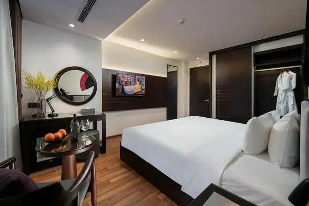 Deluxe Tek Büyük Yataklı Oda, Avlu Manzaralı