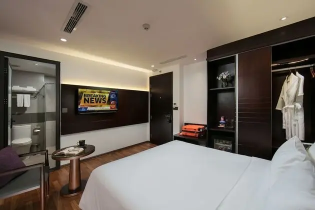 Deluxe Tek Büyük Yataklı Oda, Avlu Manzaralı
