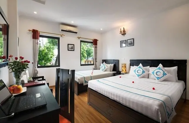 Family Oda, Şehir Manzaralı (1 King and 1 Single Bed)
