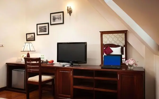 Deluxe Tek Büyük Yataklı Oda