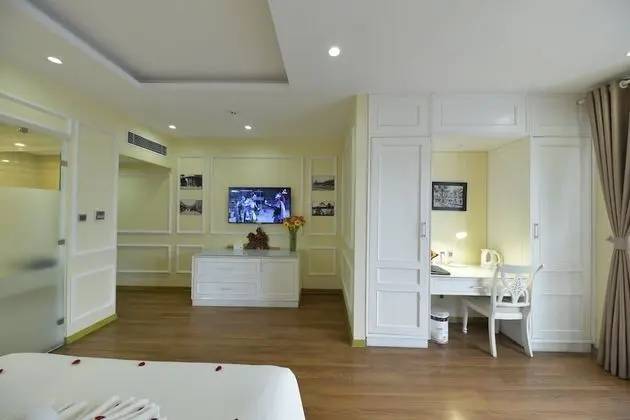 Premium Süit, 1 Yatak Odası, Banyolu/Duşlu, Kısmi Göl Manzaralı