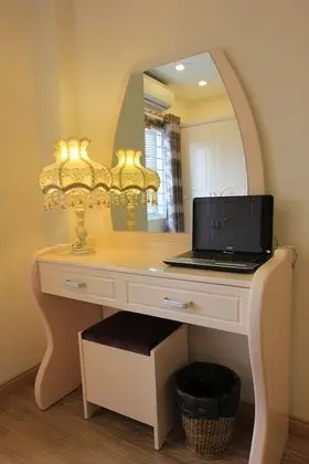 Üç Kişilik Oda, Şehir Manzaralı