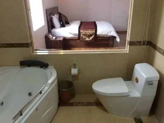 Standard Tek Büyük Yataklı Oda (No Window)