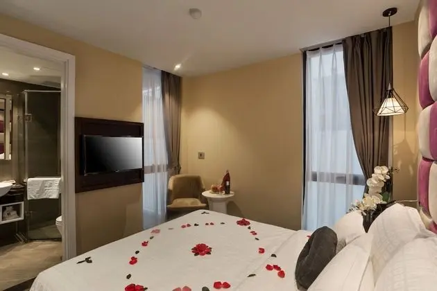 Deluxe Tek Büyük Yataklı Oda