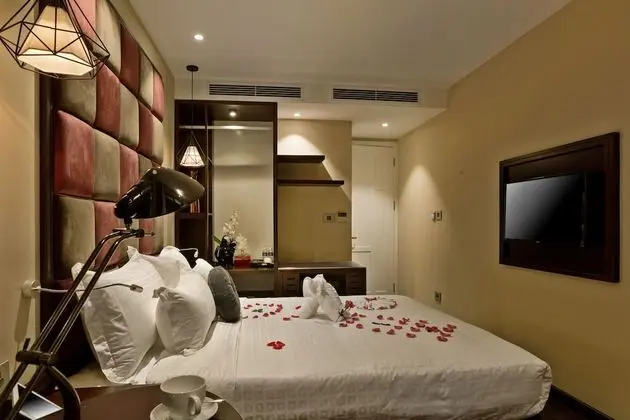 Deluxe Tek Büyük Yataklı Oda