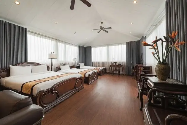 Family Süit, 1 Yatak Odası, Mutfak, Şehir Manzaralı (1 King Bed and 2 Single Beds)