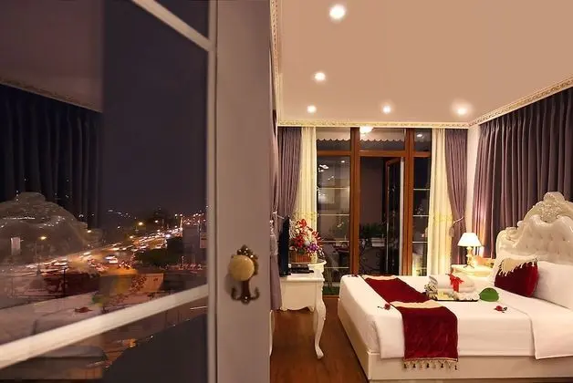 Deluxe Tek Büyük veya İki Ayrı Yataklı Oda