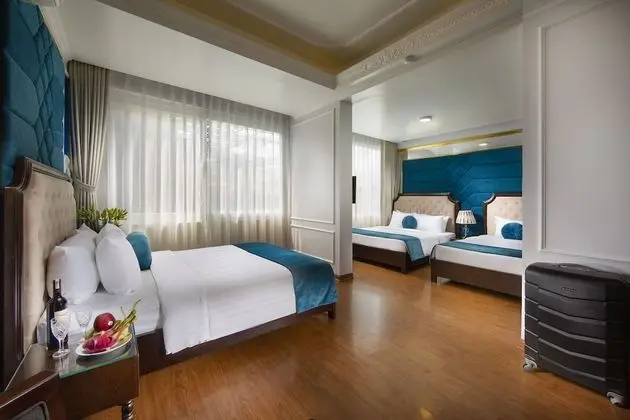 Family Süit, Şehir Manzaralı (1 Double and 2 Single Beds)