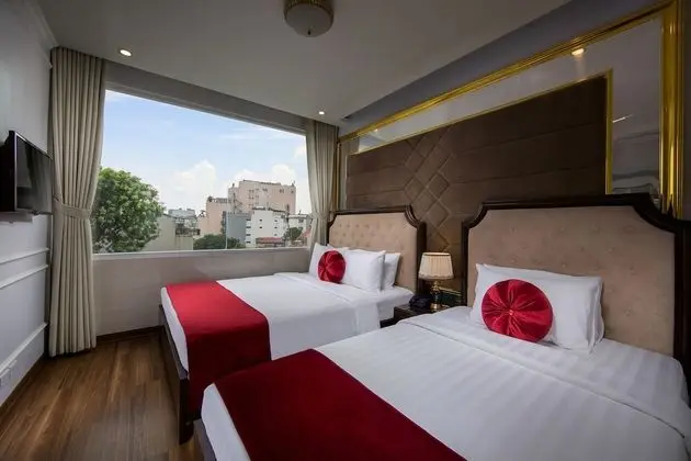 Family Süit, Şehir Manzaralı (1 Double and 2 Single Beds)