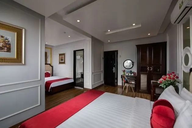 Family Süit, Şehir Manzaralı (1 Double and 2 Single Beds)