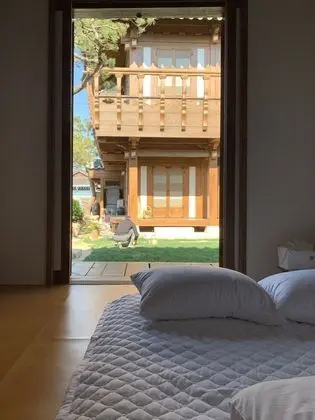 Deluxe Ev