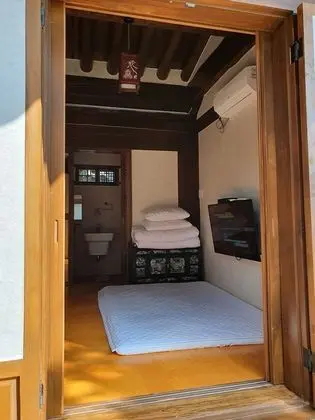 Deluxe Ev