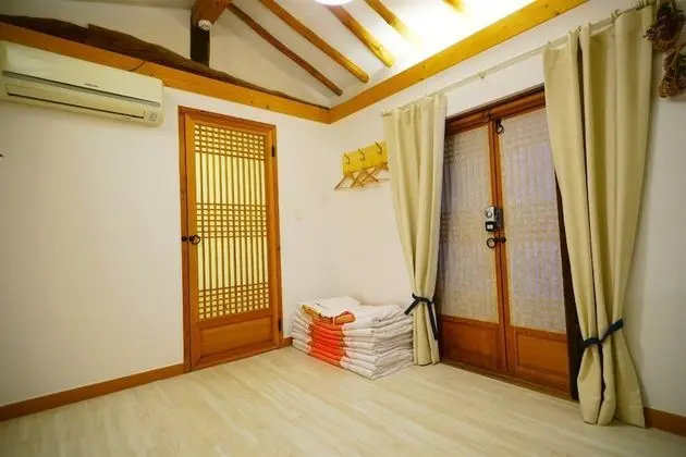 Traditional Oda (Sun)