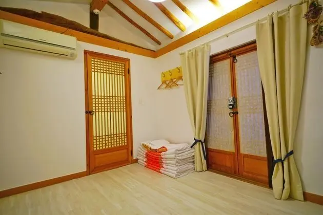 Traditional Oda (Sun)