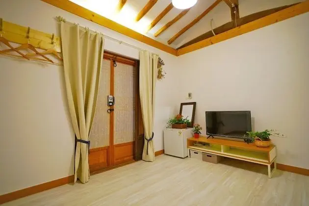 Traditional Oda (Sun)