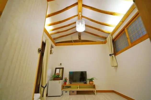 Traditional Oda (Sun)