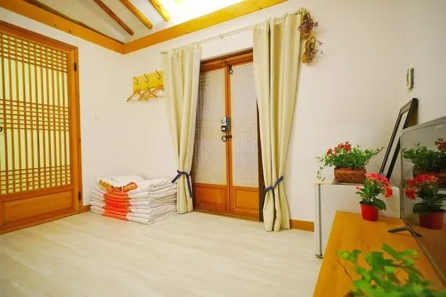 Traditional Oda (Sun)