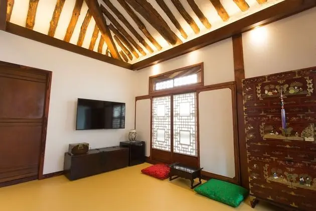 Traditional Oda (Gunnuhbang)