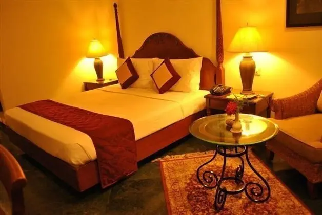 Deluxe Oda (with Pool & Garden view on 1st Floor)