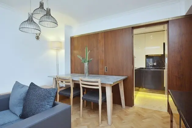 Basic Apart Daire, 2 Büyük (Queen) Boy Yatak, Sigara İçilmez, Şehir Manzaralı