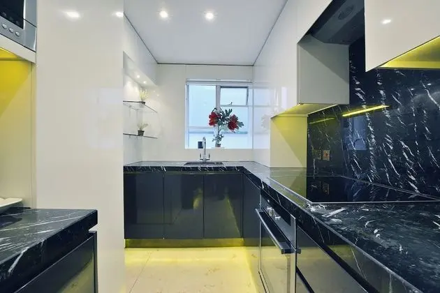 Basic Apart Daire, 2 Büyük (Queen) Boy Yatak, Sigara İçilmez, Şehir Manzaralı