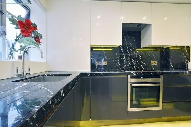 Basic Apart Daire, 2 Büyük (Queen) Boy Yatak, Sigara İçilmez, Şehir Manzaralı